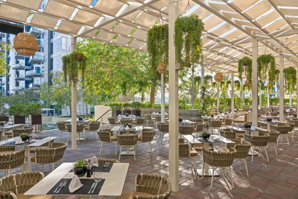 10 Nights Luxury Holiday Trip to Maldives || Dubai Starting from £1,595 pp