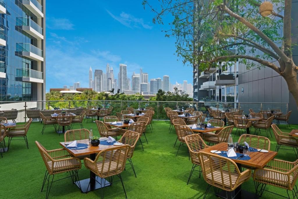 10 Nights Luxury Holiday Trip to Maldives || Dubai Starting from £1,595 pp