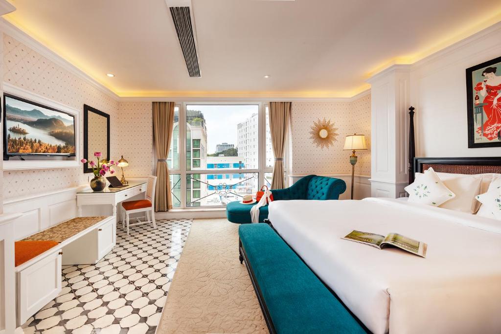 14 NIGHTS Vietnam & Thailand Luxury Escape All ground & ferry transfers Included Price starting FROM JUST £1,999/pp