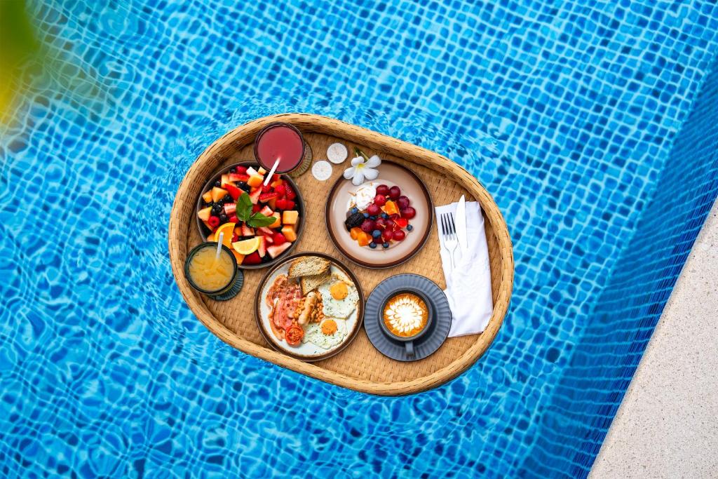 14 NIGHTS Vietnam & Thailand Luxury Escape All ground & ferry transfers Included Price starting FROM JUST £1,999/pp