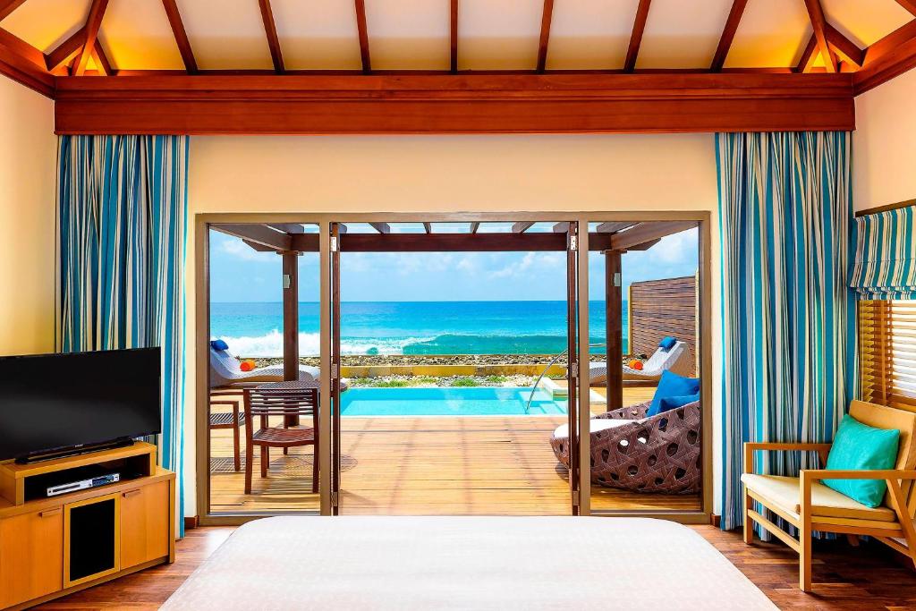 5 Nights Holiday Break at the Mystic Sheraton Maldives Resort