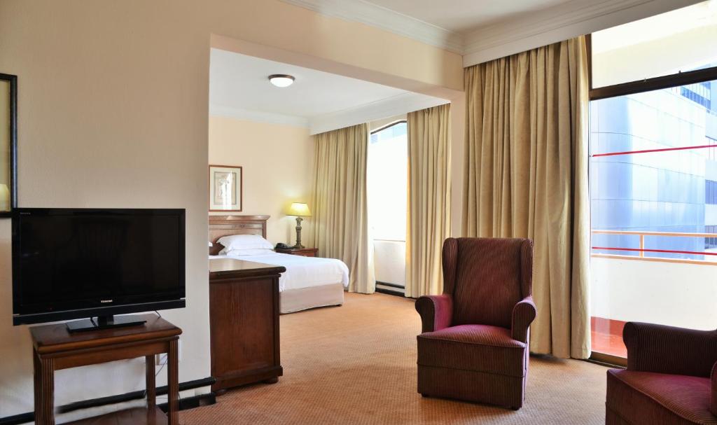 14 NIGHTS. BIG 5. PRIVATE PLUNGE POOL. WHITE-SAND BEACHES. £6,599 PER COUPLE.