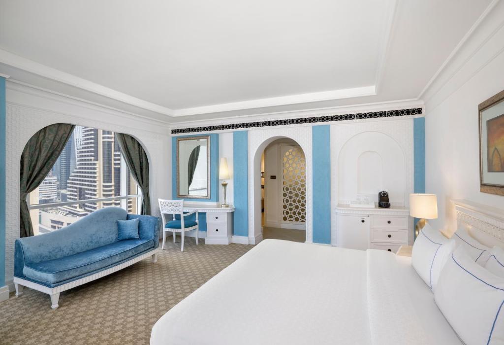 10 Nights of Ultimate Luxury: Dubai & Maldives Getaway! Price starting from £ 2,249/pp