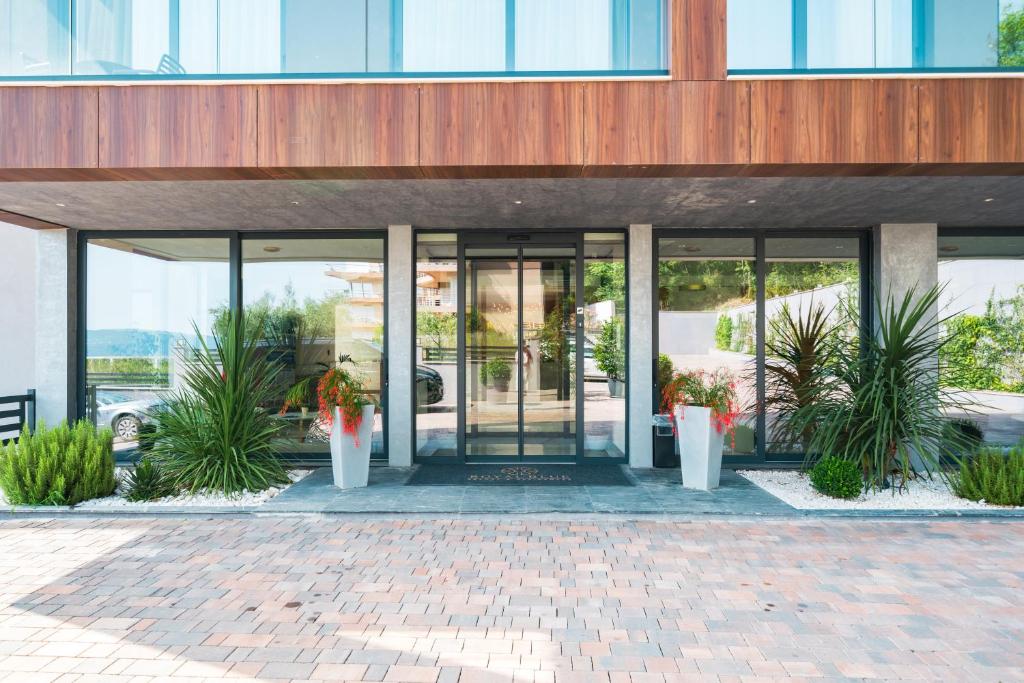 09 Nights of 3 Capitals. 1 Epic Holiday. Just £849pp