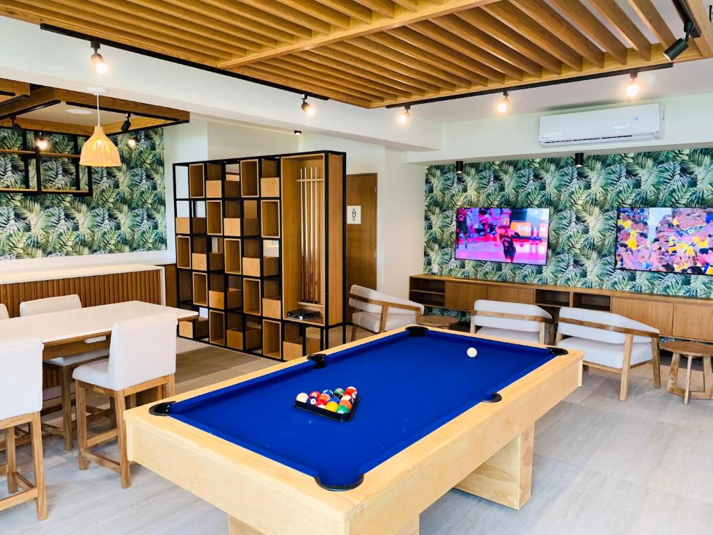 Travel to Orlando, Florida to experience the thrill & adventure