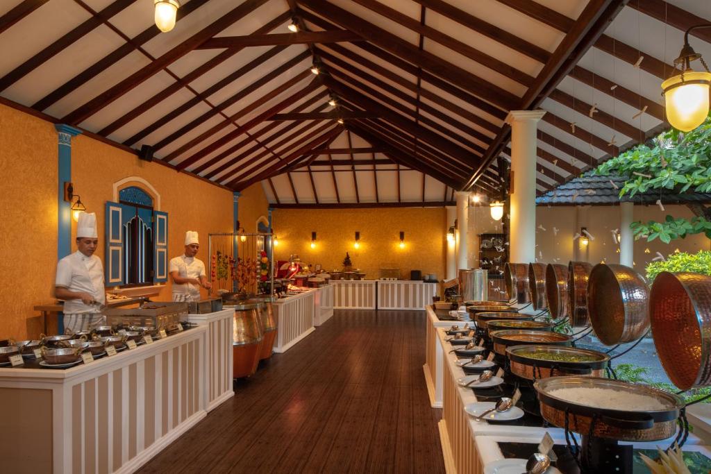 10 Nights Multi-Center holiday break at the Marvelous Maldives & Scintillating Singapore Starting from £1799 pp