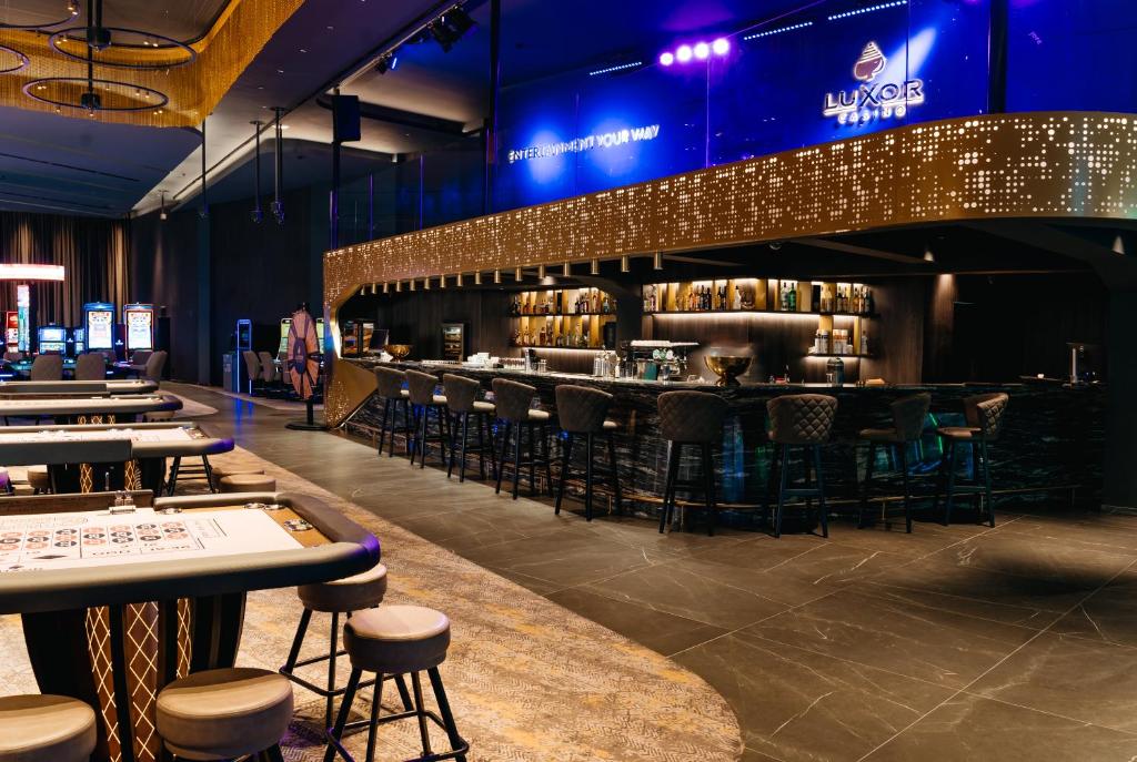 9 Night Stay at Most Popular Hotels in Las Vegas, New York and Los Angeles