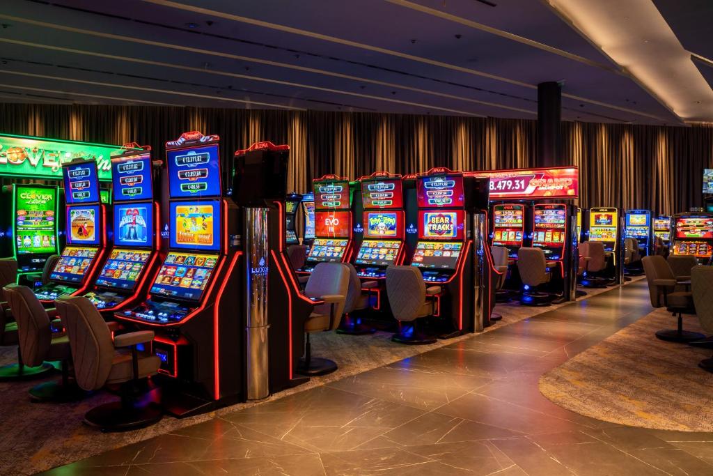 9 Night Stay at Most Popular Hotels in Las Vegas, New York and Los Angeles