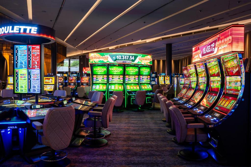 9 Night Stay at Most Popular Hotels in Las Vegas, New York and Los Angeles