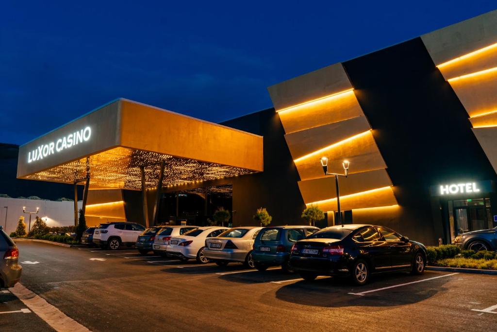 9 Night Stay at Most Popular Hotels in Las Vegas, New York and Los Angeles