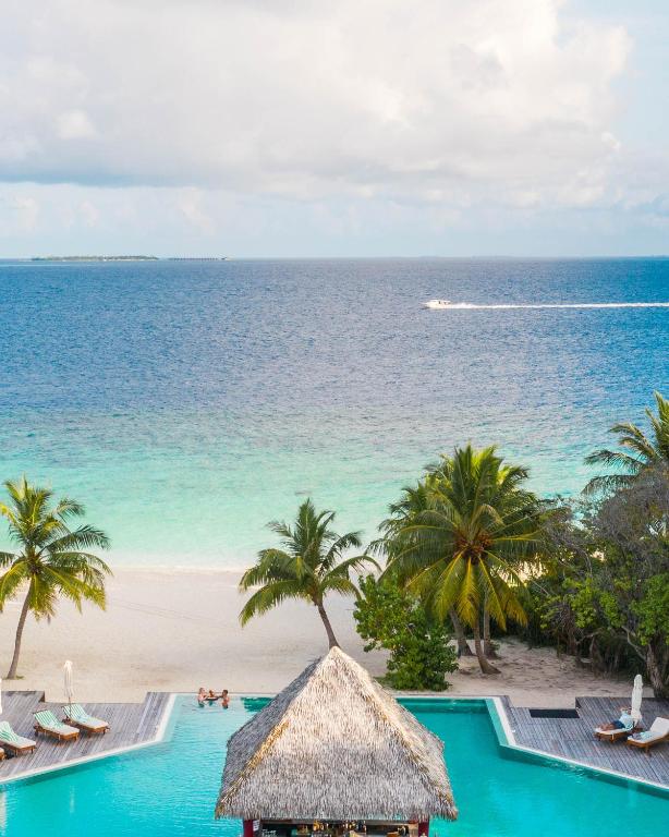 10 Nights Multi-Center holiday break at the Marvelous Maldives & Scintillating Singapore Starting from £1799 pp