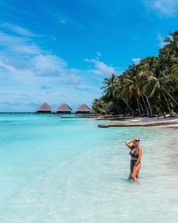 10 Nights Multi-Center holiday break at the Marvelous Maldives & Scintillating Singapore Starting from £1799 pp