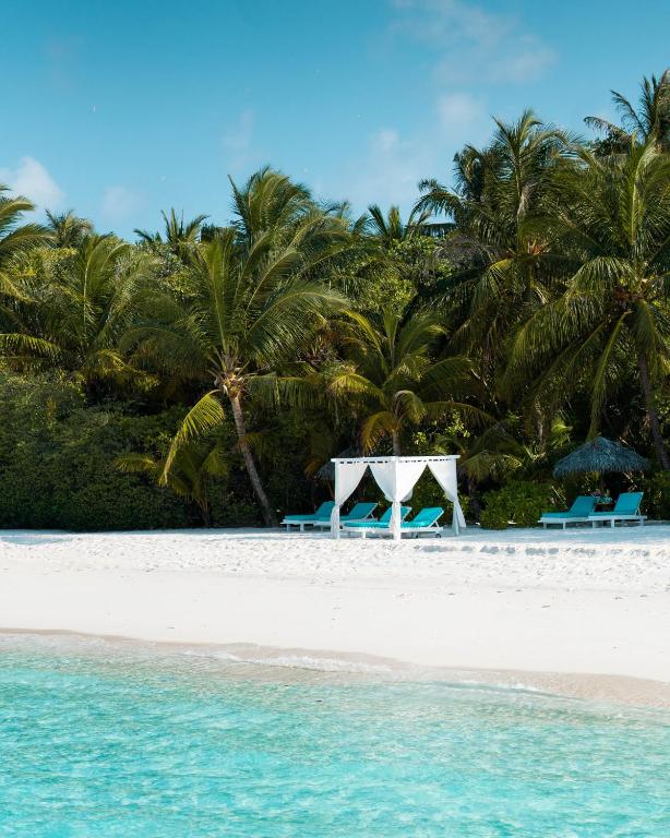 10 Nights Multi-Center holiday break at the Marvelous Maldives & Scintillating Singapore Starting from £1799 pp