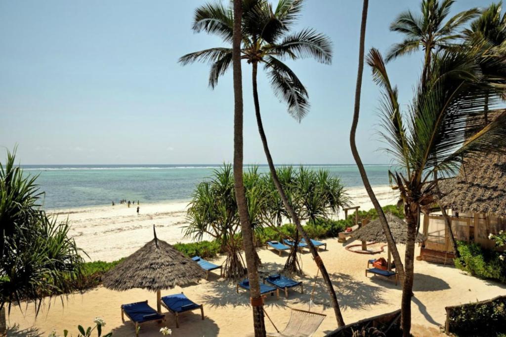 10 Nights From the Dazzling Skylines of Dubai to the Turquoise Shores of Zanzibar Price starting from £1599pp!