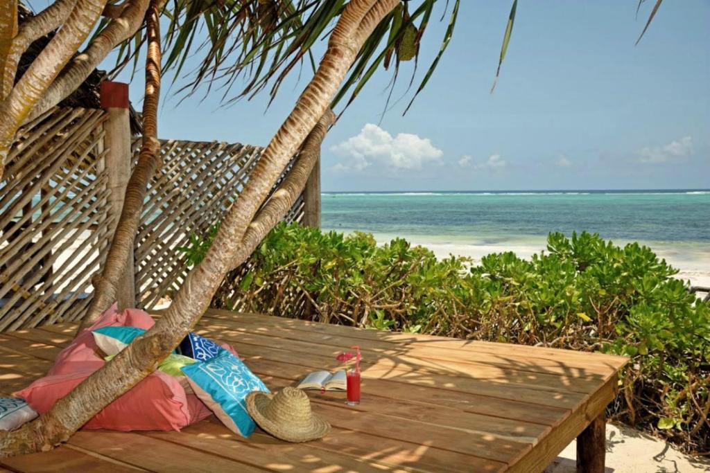 10 Nights From the Dazzling Skylines of Dubai to the Turquoise Shores of Zanzibar Price starting from £1599pp!