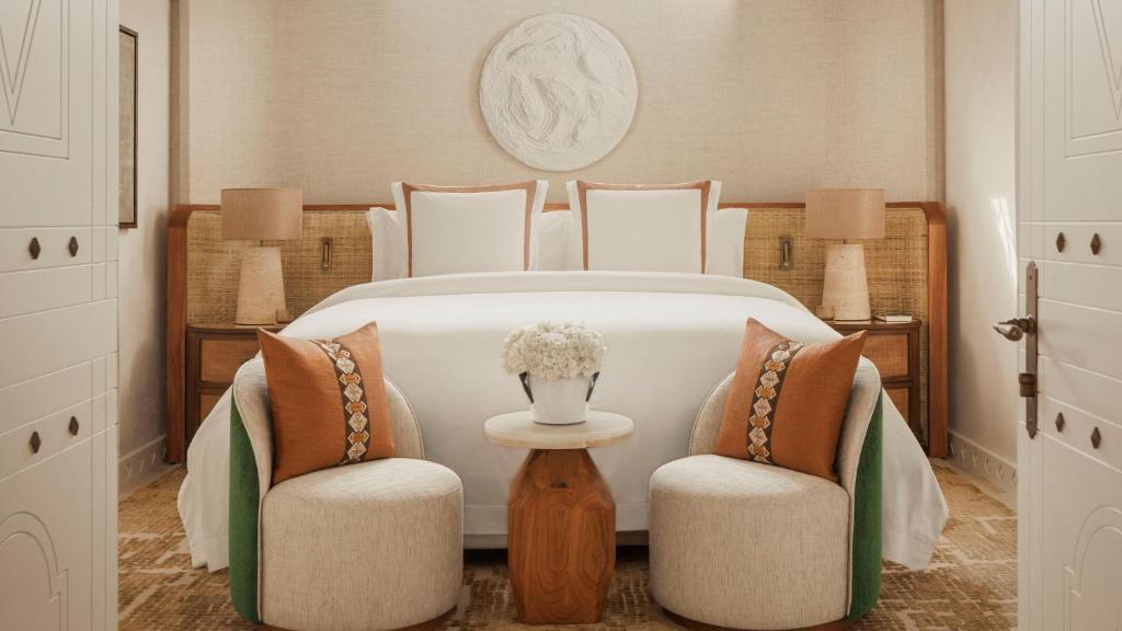 10 Nights of Unmatched Luxury Dubai Elegance Meets Maldivian Paradise Free Upgrade to Lagoon Villa + Pool & SLide with 24 Hour Premium All-Inclusive Benefits Only in £2999/PP