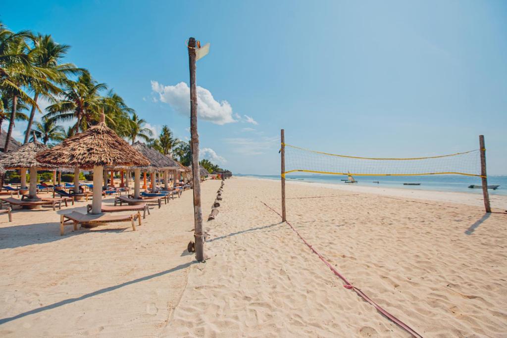 14 NIGHTS. BIG 5. PRIVATE PLUNGE POOL. WHITE-SAND BEACHES. £6,599 PER COUPLE.