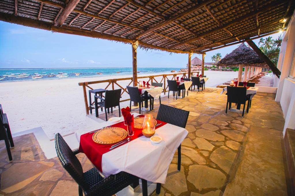 10 Nights Adventure: Kenya Safari & Zanzibar Beach Escape! Starting from just £2,699/pp