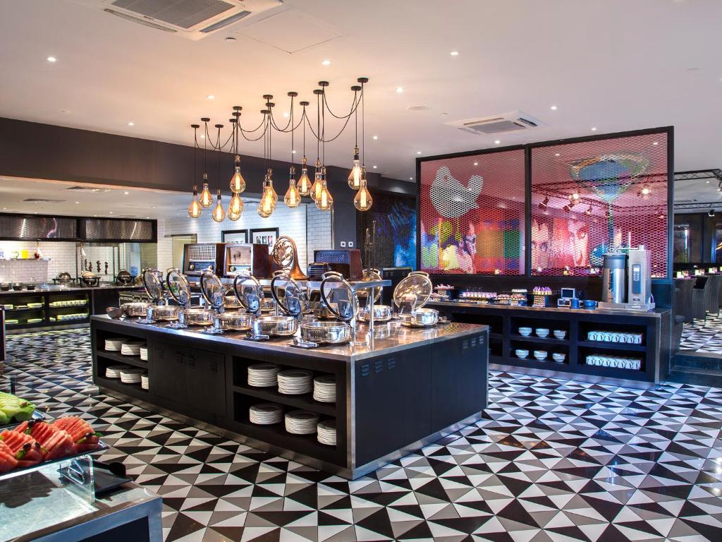 10-Night Luxury City Holiday in Dubai, Singapore, and Bali with Breakfast