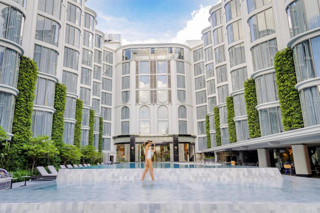 THAILAND TRIPLE-CITY LUXURY – 14 NIGHTS Bangkok • Pattaya • Phuket All Ground Transfers Included Price starting From JUST £1,099 pp