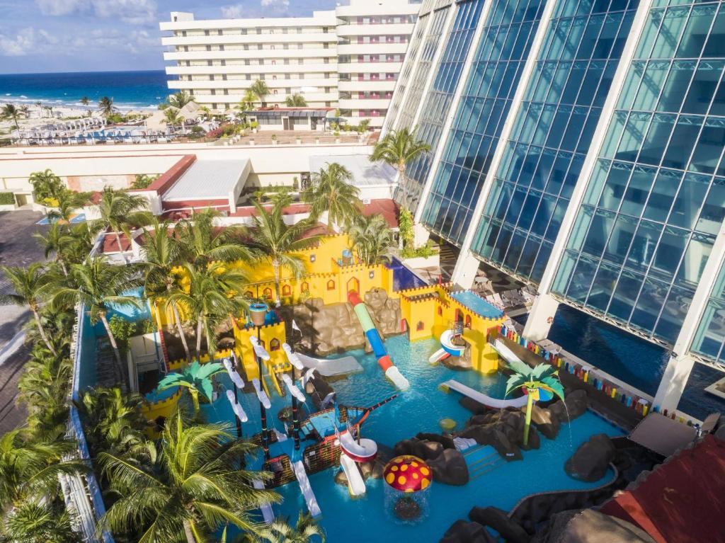 10 Nights Holidat at Cancun & Las Vegas with Standard room