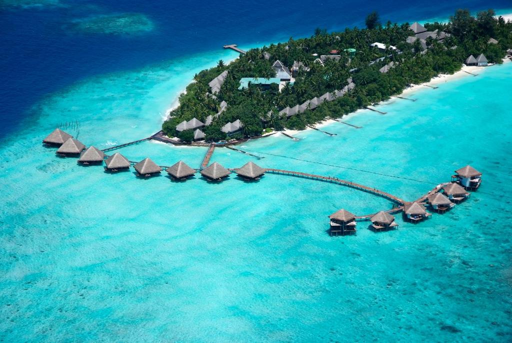 “Experience the Best of Both Worlds: 10 Nights in Abu Dhabi and the Maldives”