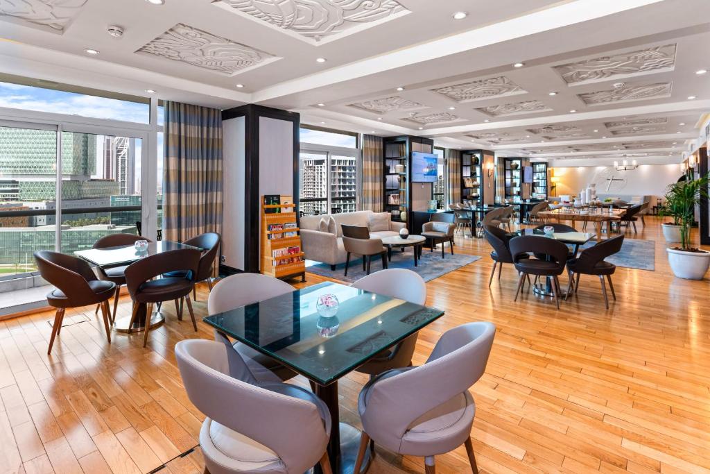 Experience 5 Nights of Luxury at F1 Abu Dhabi Prix