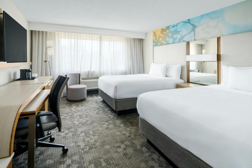 Starry Nights! Your 10 Nights Family Extravaganza in Orlando & Bahamas! Adventure Awaits!