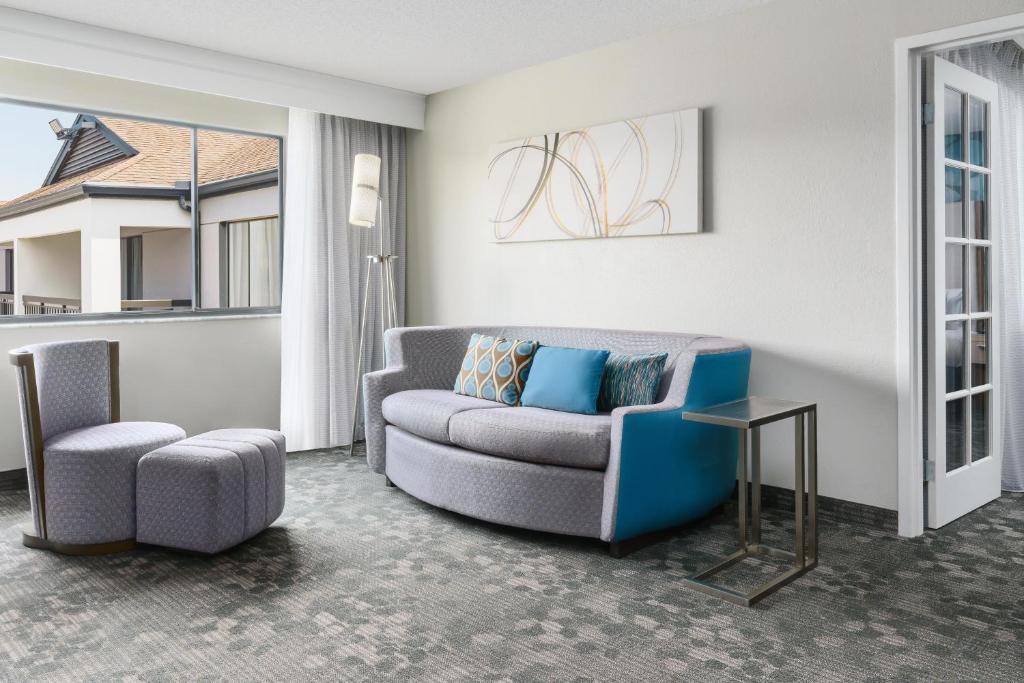 Starry Nights! Your 10 Nights Family Extravaganza in Orlando & Bahamas! Adventure Awaits!