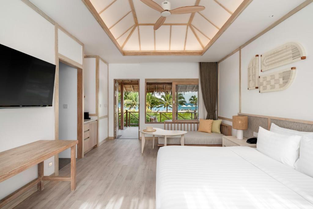 Your Exclusive 12 Night Getaway at Centara Kata Resort, Saii Phi Phi & Krabi La Playa, w/flights & transfers, Priced at only £1249pp