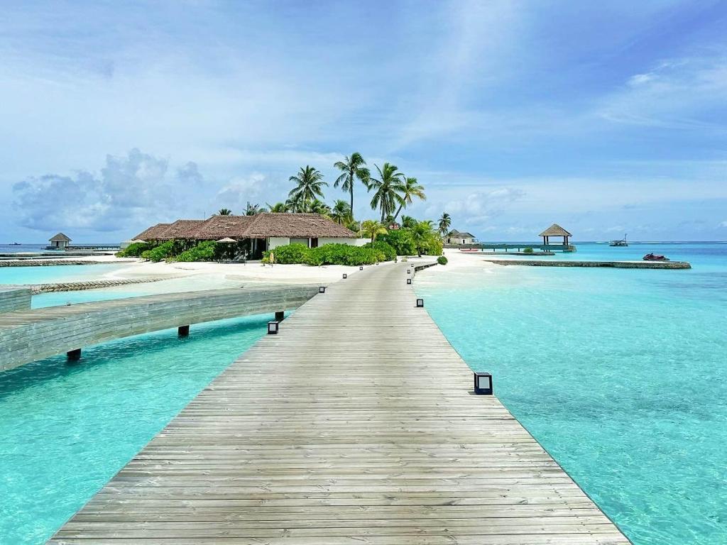 “07 Nights in a Beach Villa at NOOE Maldives Kunaavashi, Maldives”with flights & tranfers