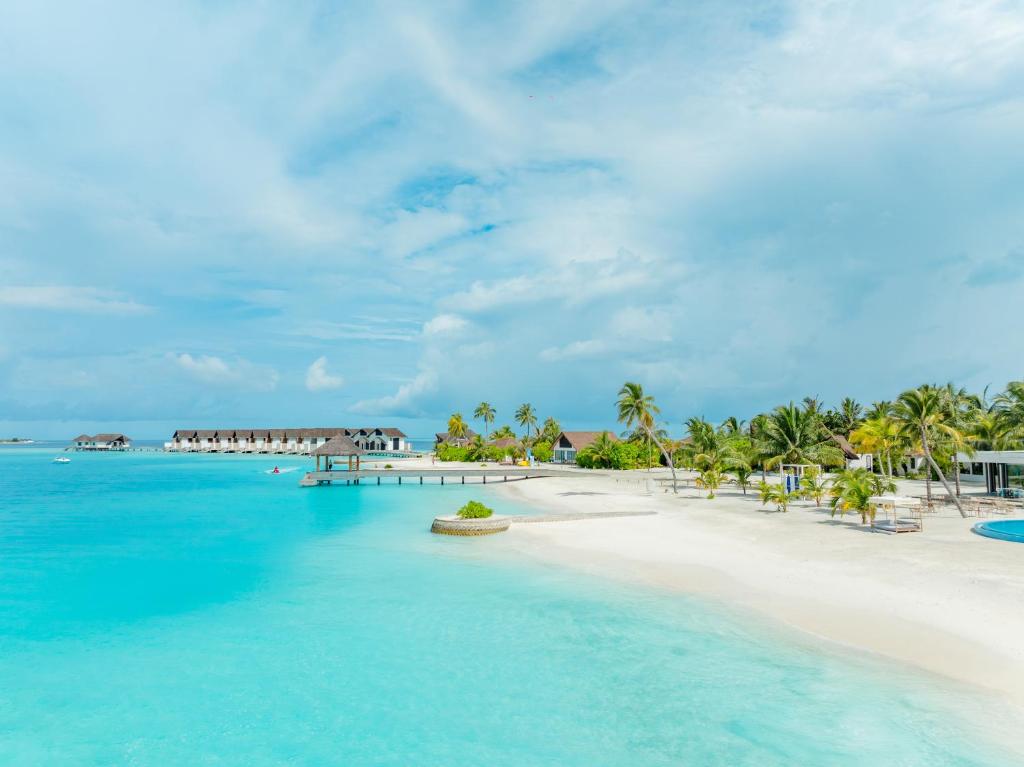 “07 Nights in a Beach Villa at NOOE Maldives Kunaavashi, Maldives”with flights & tranfers