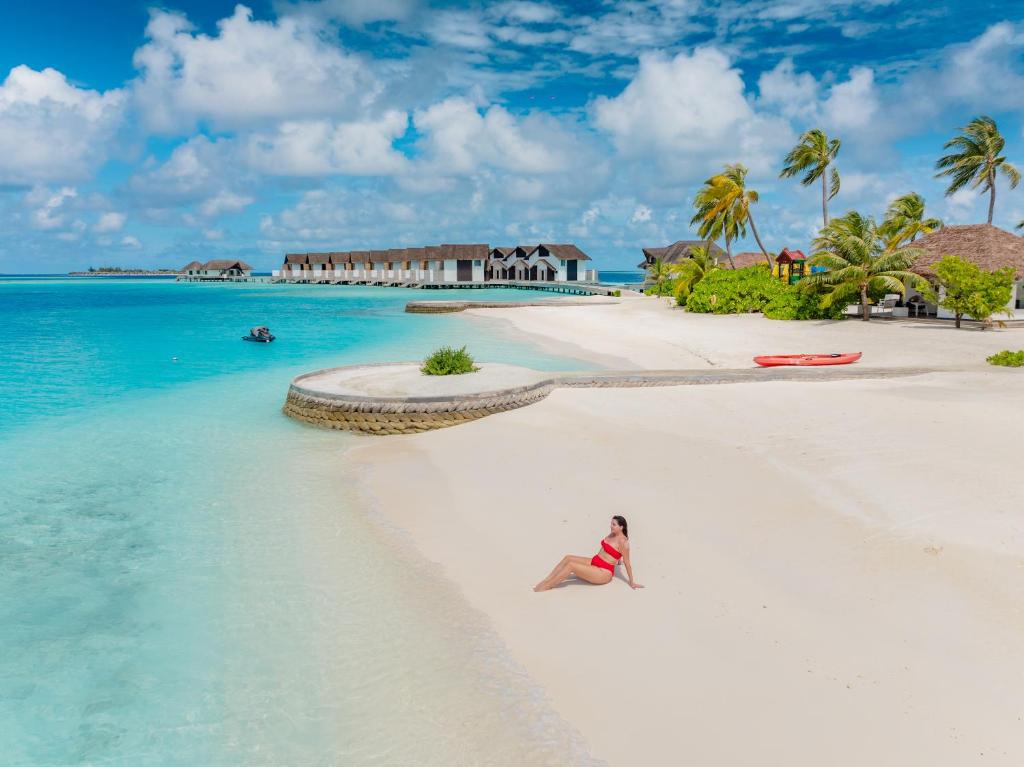 “07 Nights in a Beach Villa at NOOE Maldives Kunaavashi, Maldives”with flights & tranfers