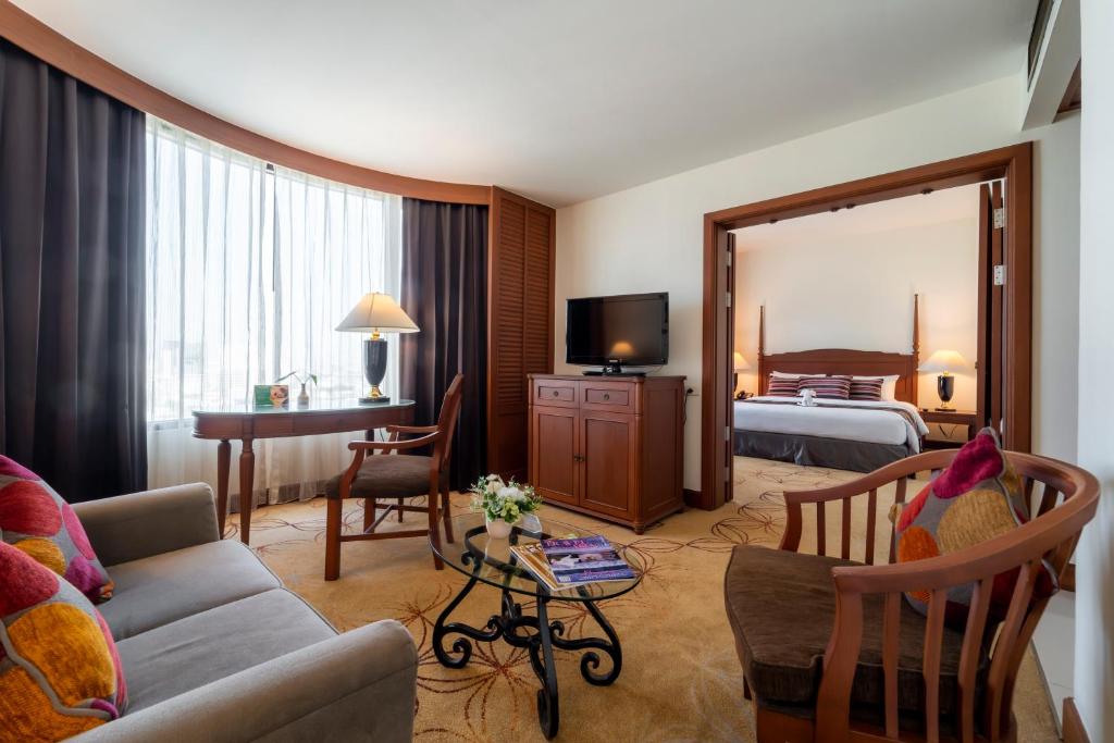 “09 Nights Splendid Holiday offer to experience Bangkok City Vibes and Phuket Beach Bliss”