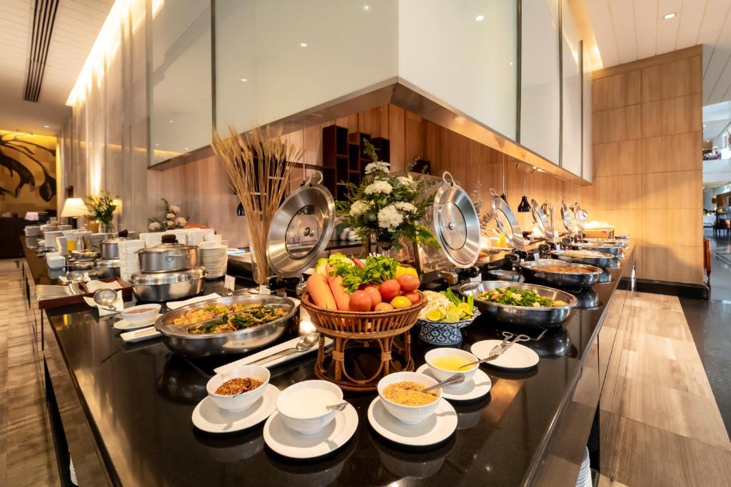 “09 Nights Splendid Holiday offer to experience Bangkok City Vibes and Phuket Beach Bliss”