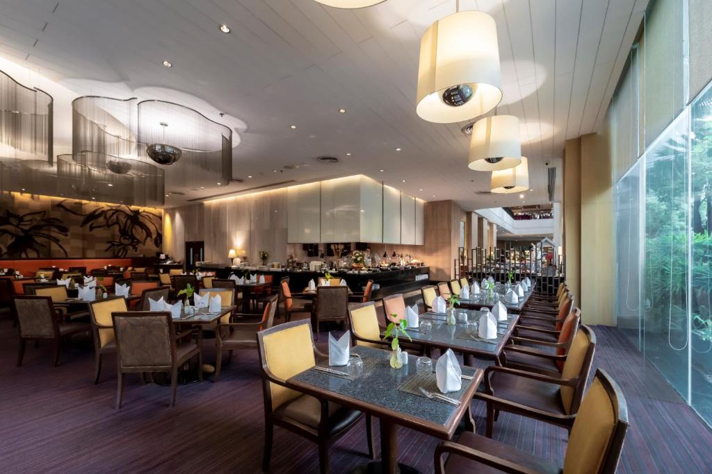 “09 Nights Splendid Holiday offer to experience Bangkok City Vibes and Phuket Beach Bliss”