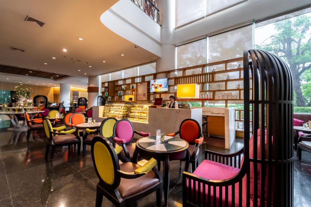 “09 Nights Splendid Holiday offer to experience Bangkok City Vibes and Phuket Beach Bliss”