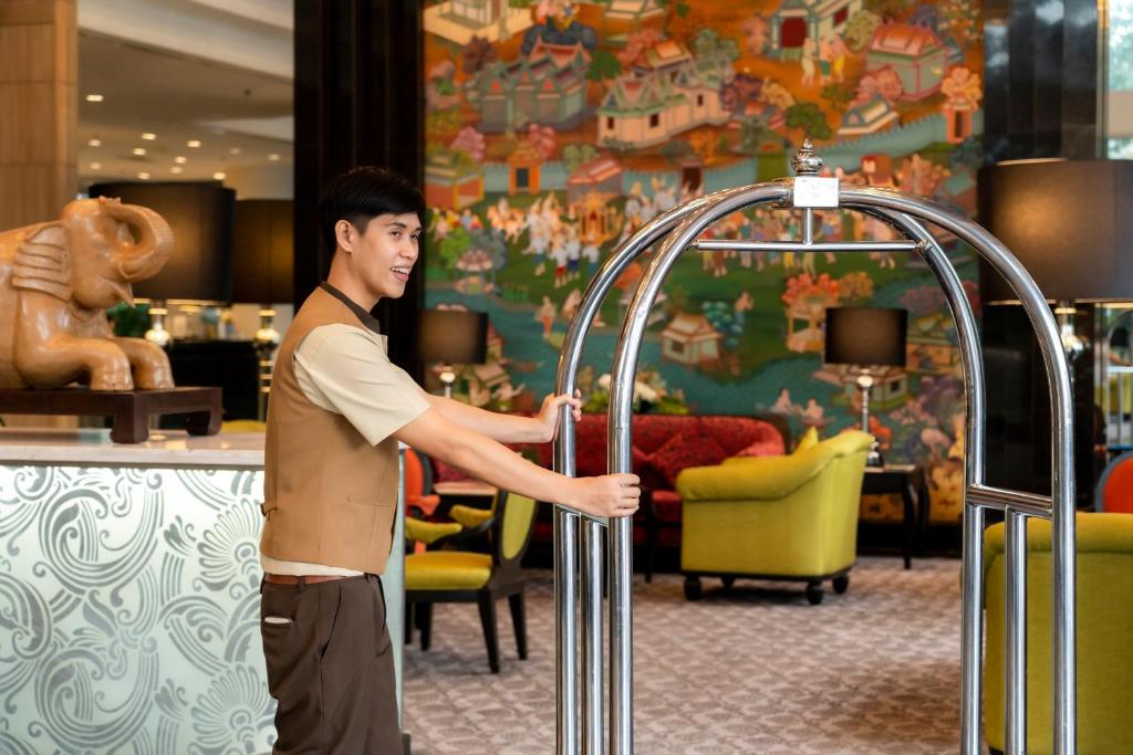 “09 Nights Splendid Holiday offer to experience Bangkok City Vibes and Phuket Beach Bliss”