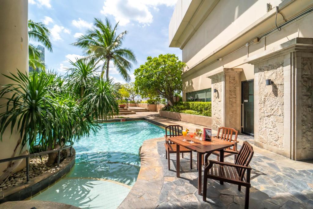 “09 Nights Splendid Holiday offer to experience Bangkok City Vibes and Phuket Beach Bliss”