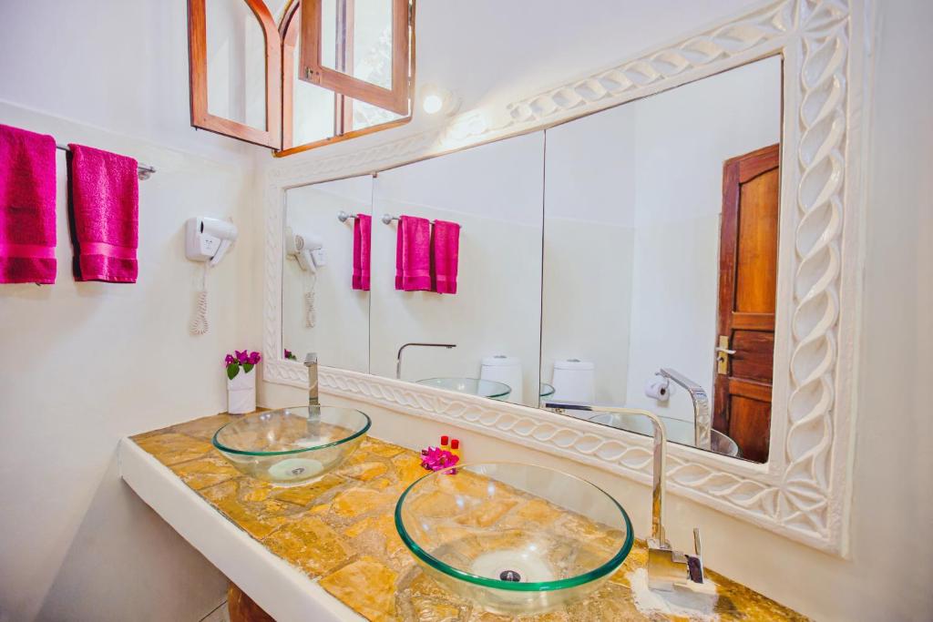 14 NIGHTS. BIG 5. PRIVATE PLUNGE POOL. WHITE-SAND BEACHES. £6,599 PER COUPLE.