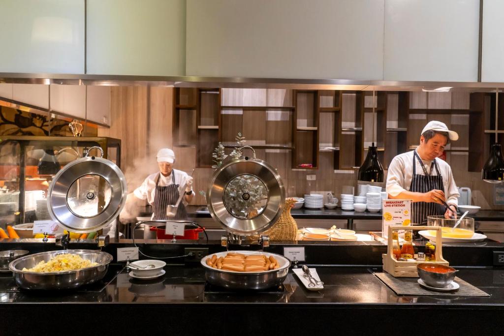 “09 Nights Splendid Holiday offer to experience Bangkok City Vibes and Phuket Beach Bliss”