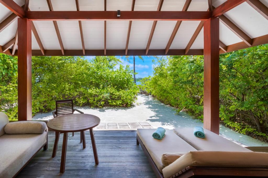 Ignite romance with a 10 Nights Stay at Varu by Atmosphere Water Villa with Pool Maldives and Fairmont Palm Dubai