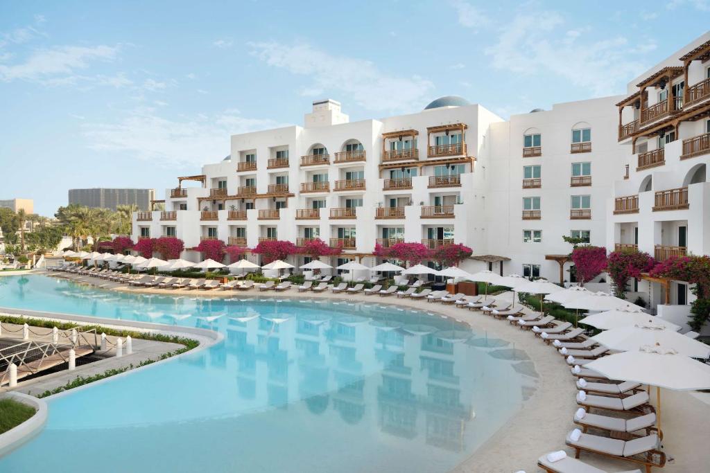 11 Nights Holiday at Dubai, Phuket and Krabi with Breakfast, Starting from £1499 pp