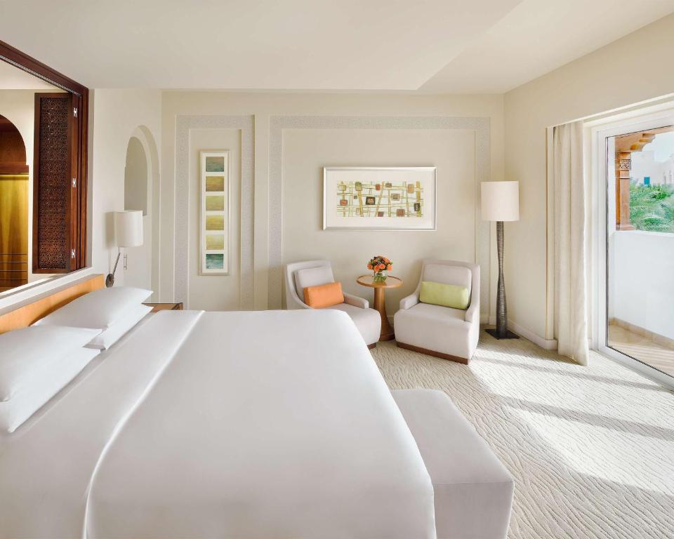 11 Nights Holiday at Dubai, Phuket and Krabi with Breakfast, Starting from £1499 pp