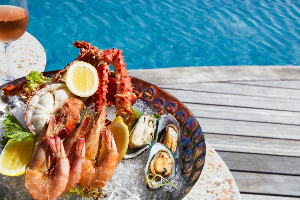 7 Nights Holiday Deal: New Winter Offer of Le Meridien Maldives with Lagoon Villa (All Inclusive Meal Plan)£3199/PP only