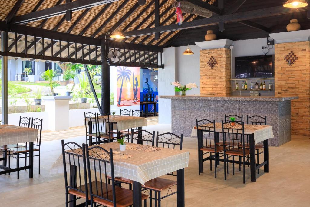 Thailand Twin Destination: 9 Nights in Bangkok and Koh Samui with Breakfast