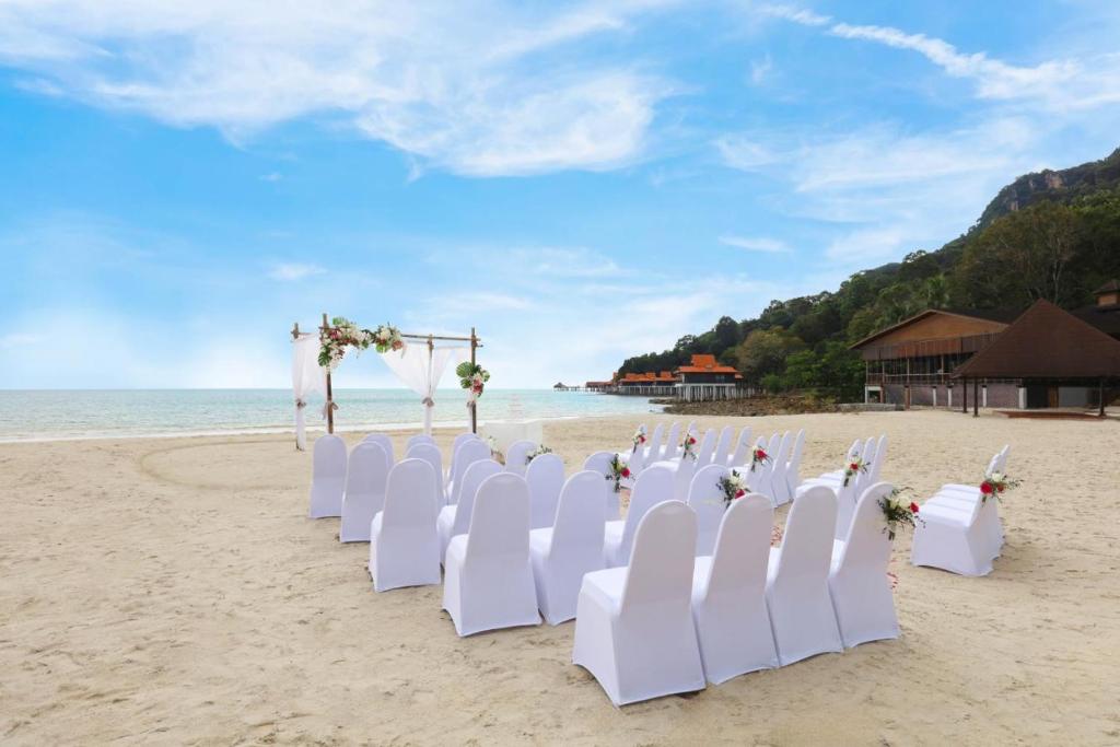 09 Nights in Kuala Lumpur and Langkawai to unfold Beachfront Bliss & Cultural Marvels