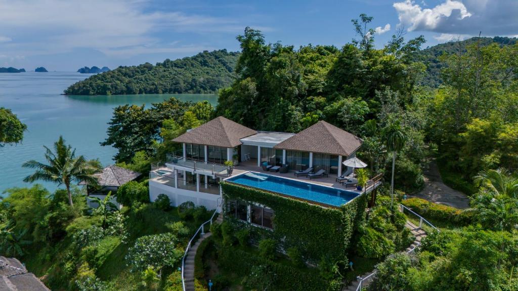 12 NIghts Holiday Deal at Koh Yao, Krabi & Bangkok with Breakfast