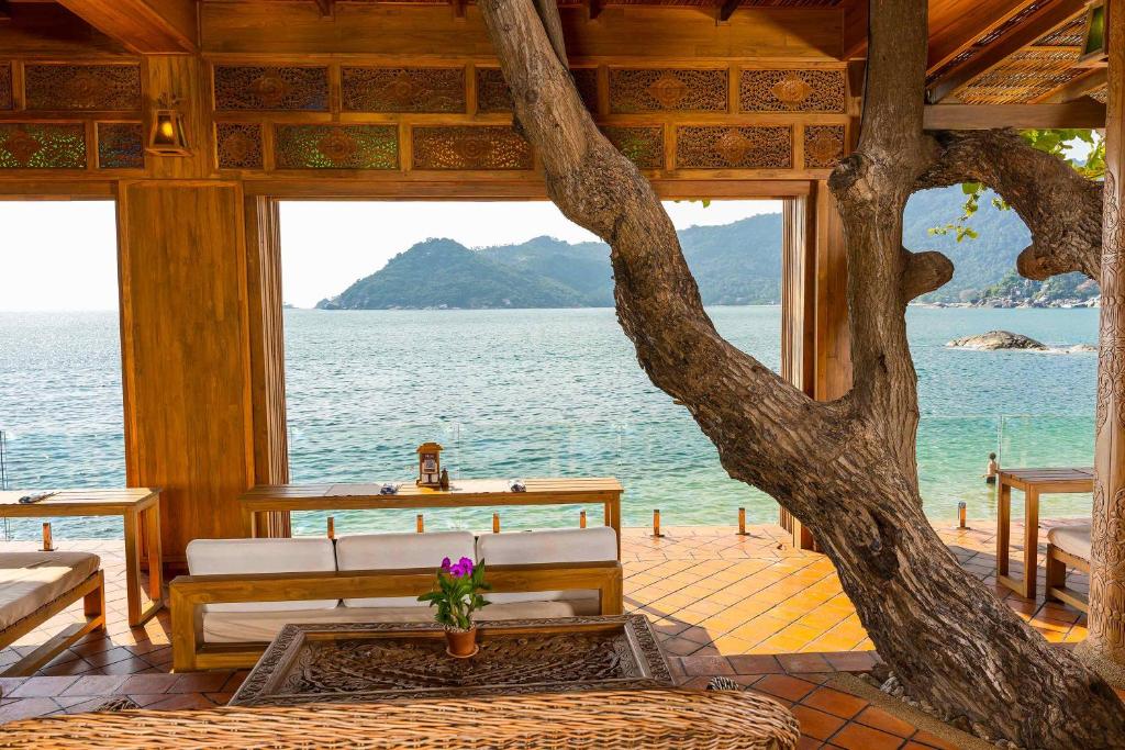 10 Nights Escape to Paradise: Unforgetable Full Moon Party Getaway in Koh Samui & Koh Phangan! For just £1,399pp!