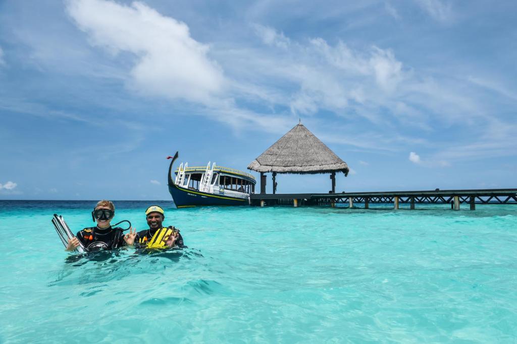 “Experience the Best of Both Worlds: 10 Nights in Abu Dhabi and the Maldives”